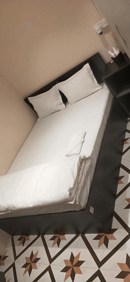 Oyo Thangal Hotel Imphal Ngoại thất bức ảnh
