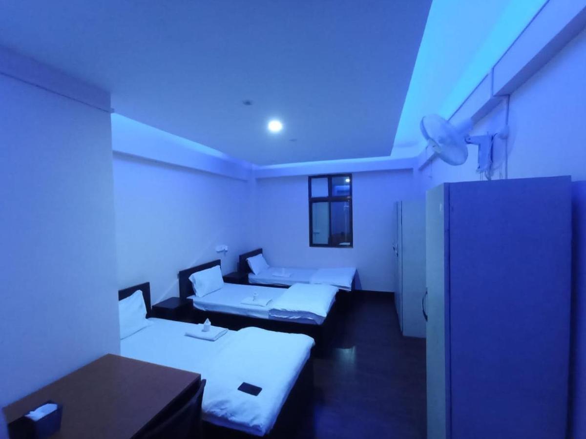 Oyo Thangal Hotel Imphal Ngoại thất bức ảnh